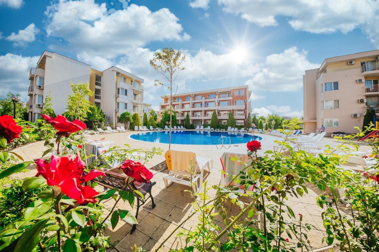 Nessebar Fort Club - Prestige Apartments Pantai Sunny Bagian luar foto