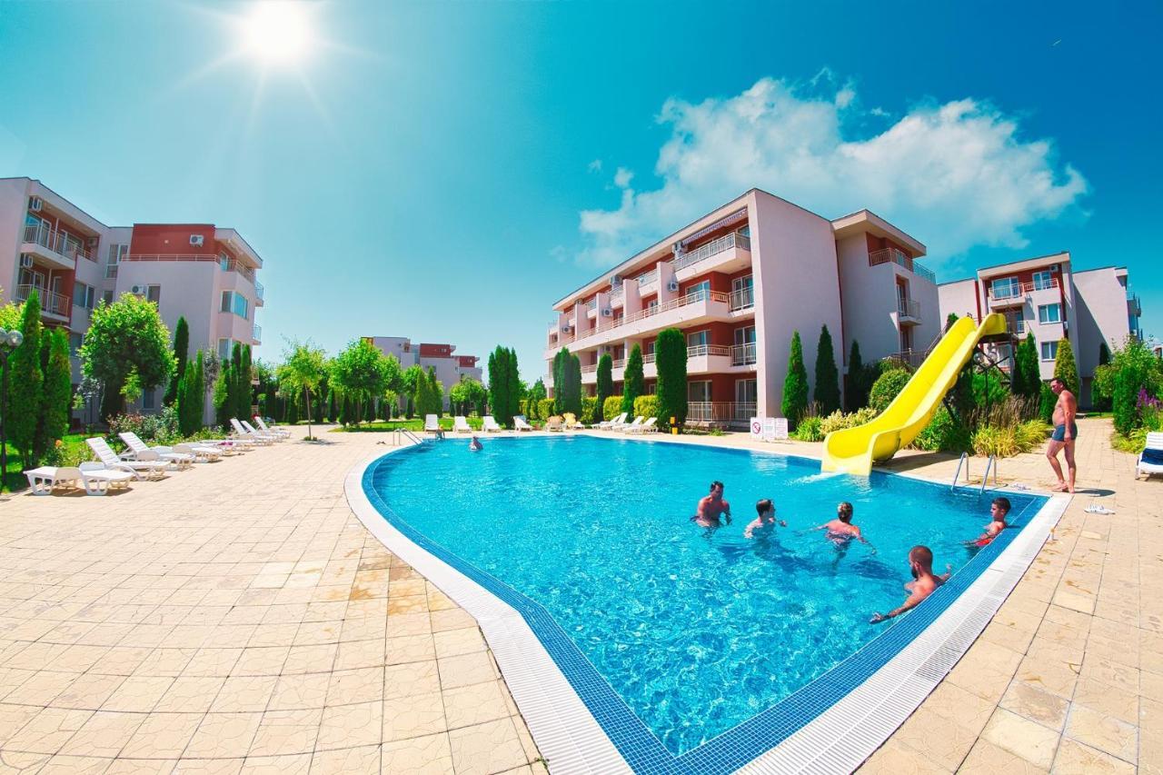 Nessebar Fort Club - Prestige Apartments Pantai Sunny Bagian luar foto