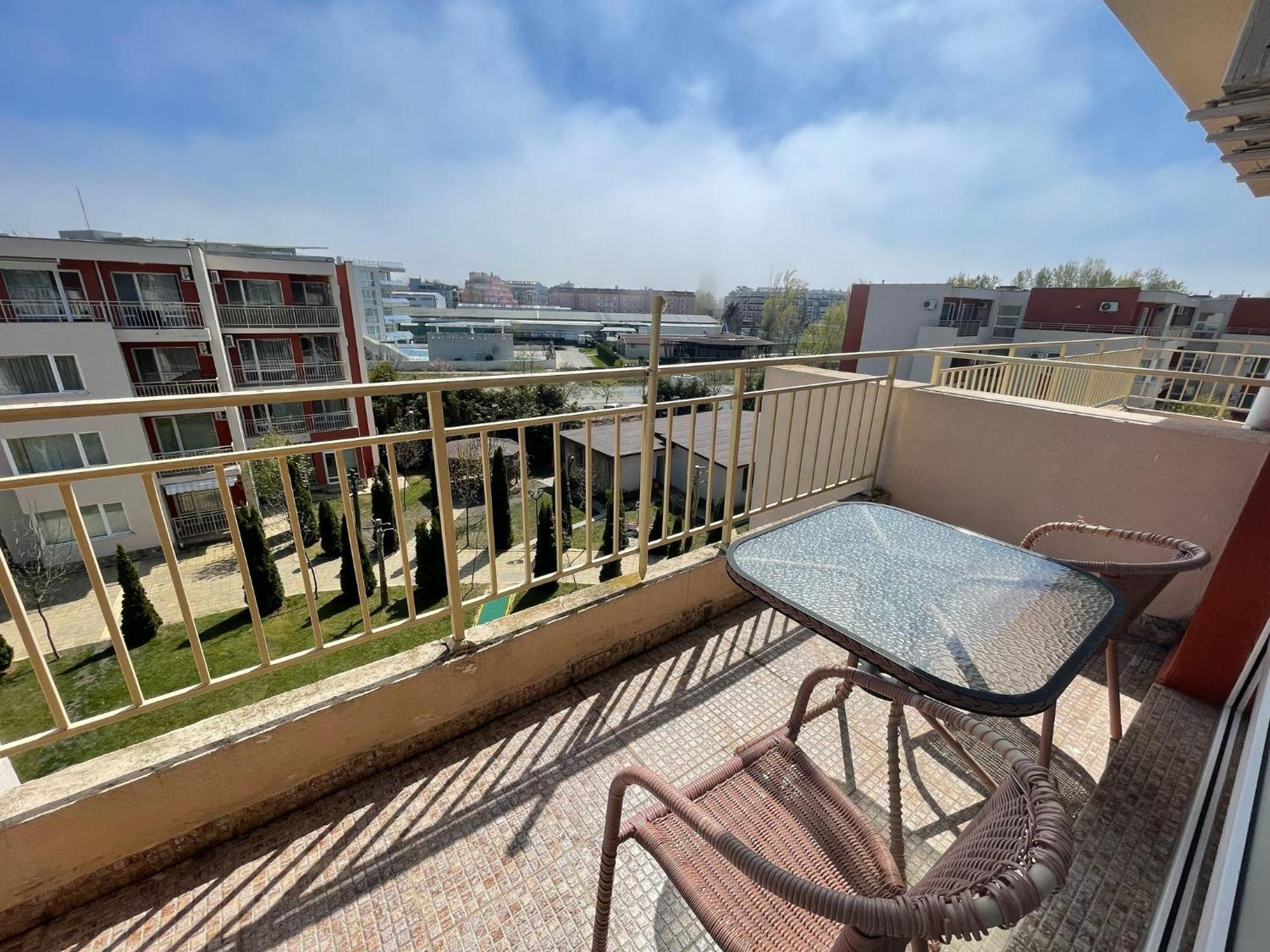 Nessebar Fort Club - Prestige Apartments Pantai Sunny Ruang foto